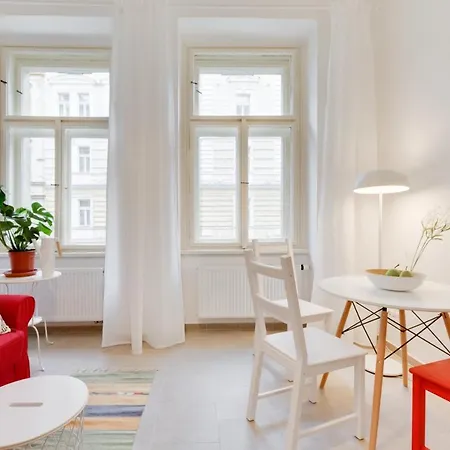 L.i.a S.r.o Aparthotel