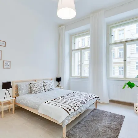 L.i.a S.r.o Apartmanhotel