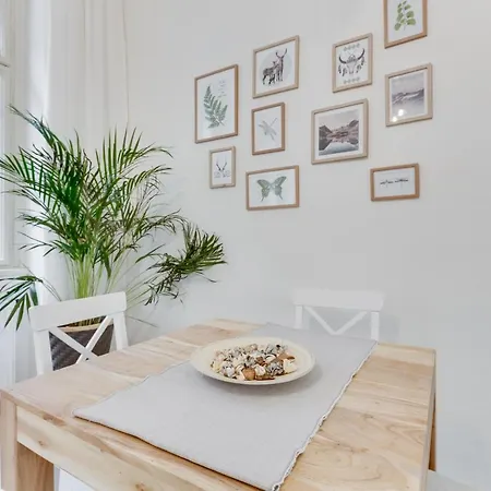 L.i.a S.r.o Apartmanhotel *